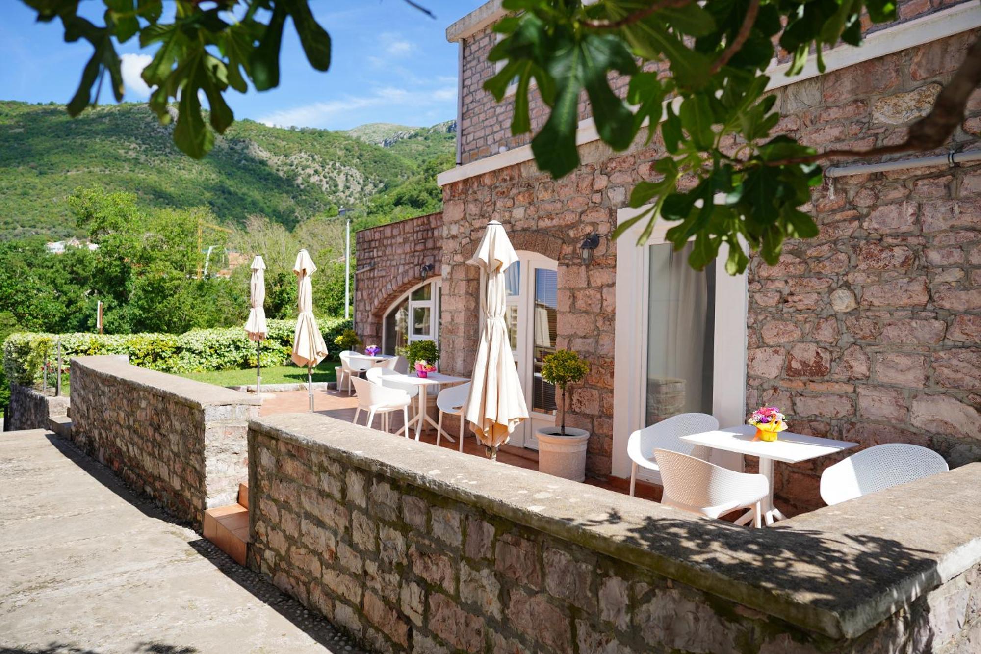 Apartments Pavlovic Petrovac Екстериор снимка