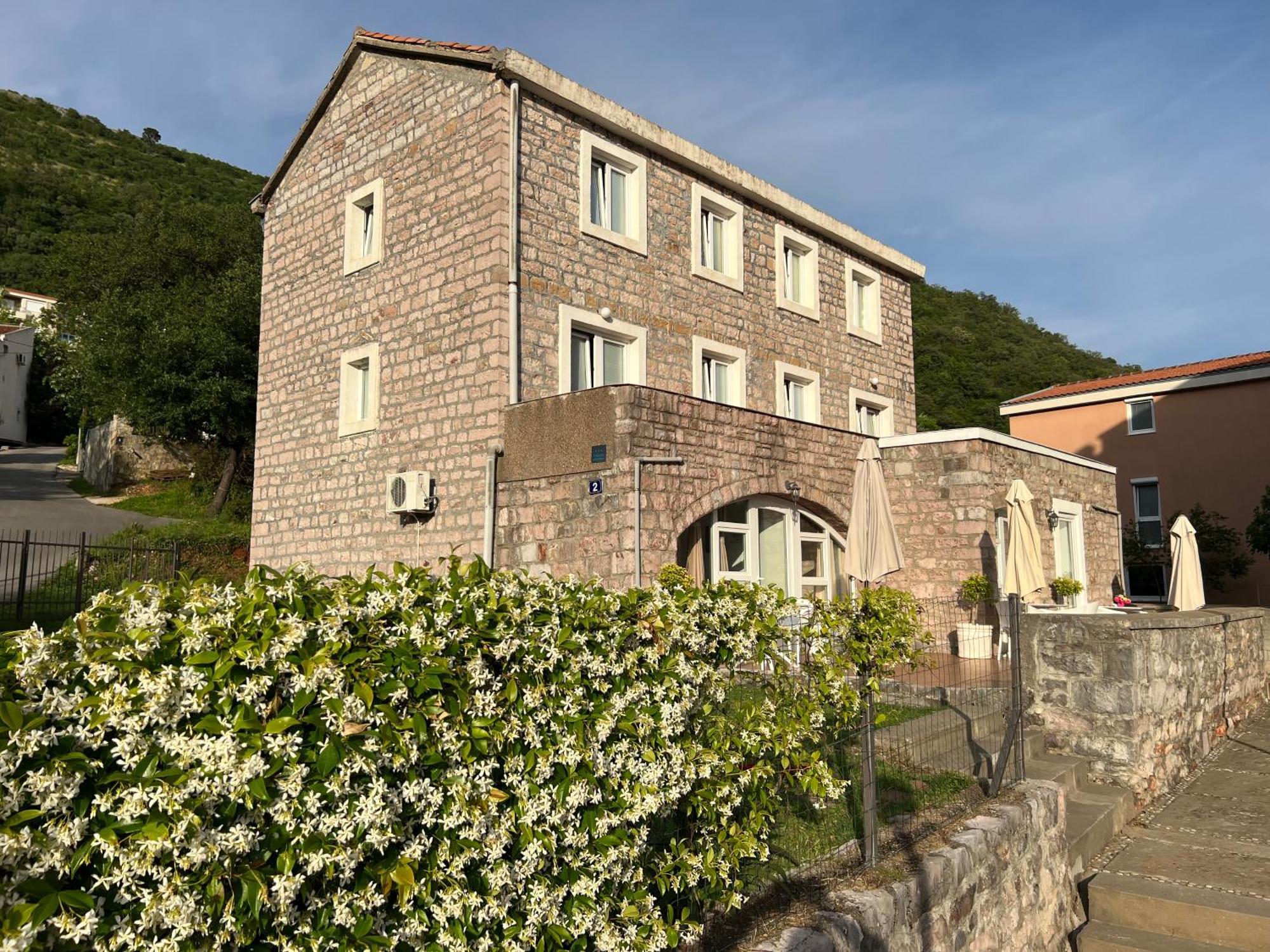Apartments Pavlovic Petrovac Екстериор снимка