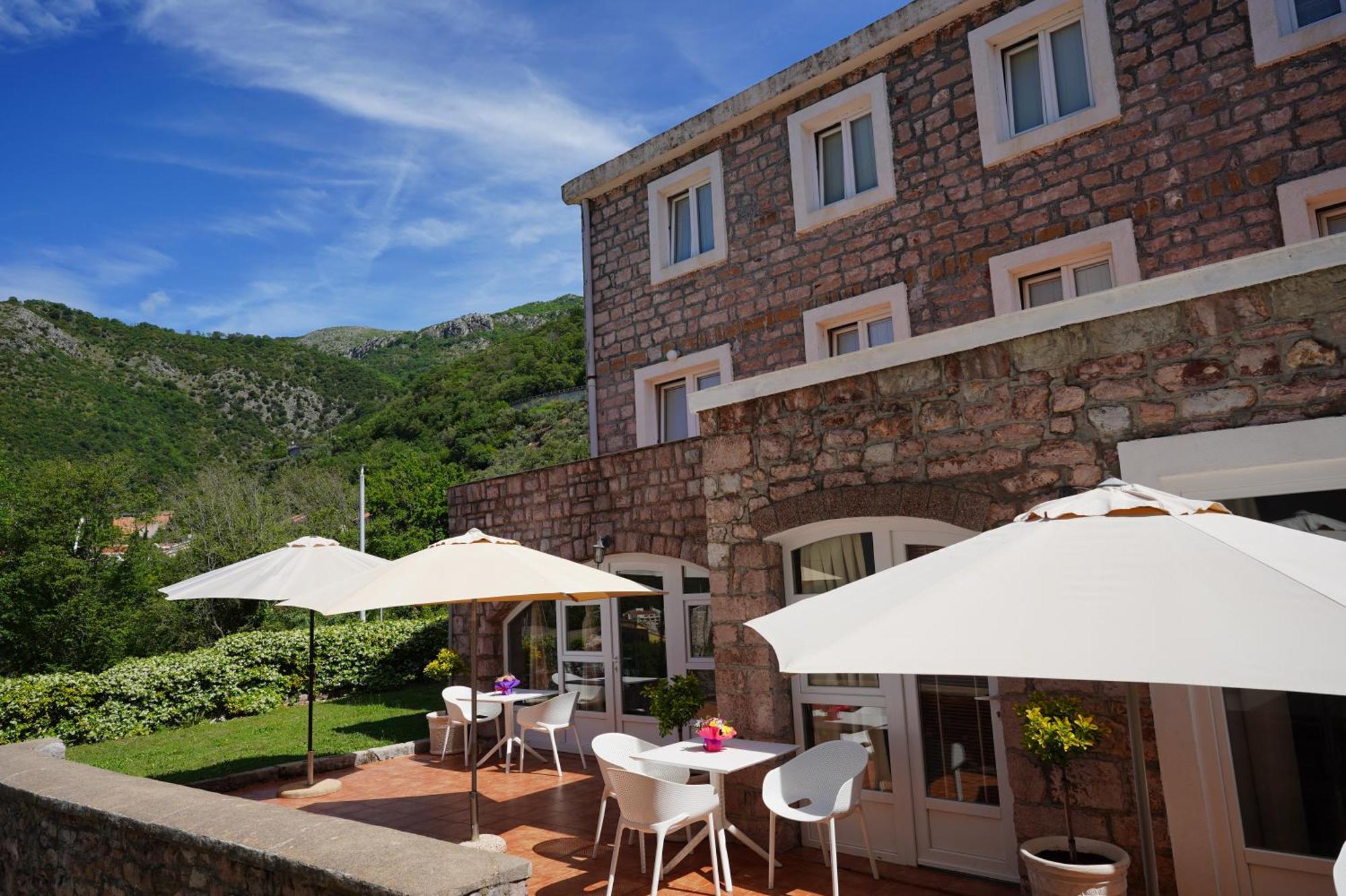 Apartments Pavlovic Petrovac Екстериор снимка