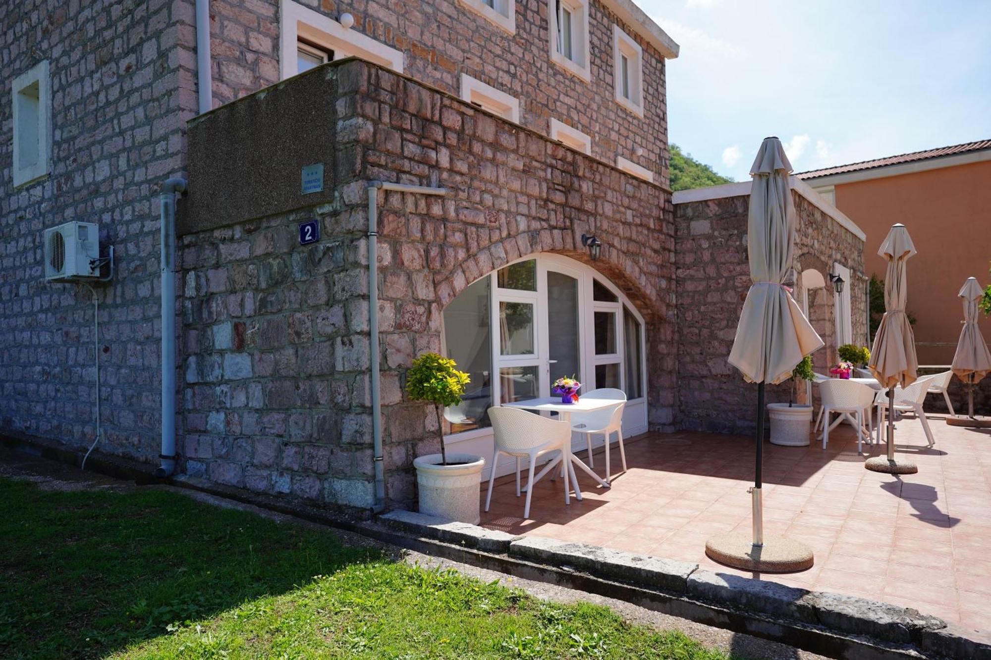 Apartments Pavlovic Petrovac Екстериор снимка