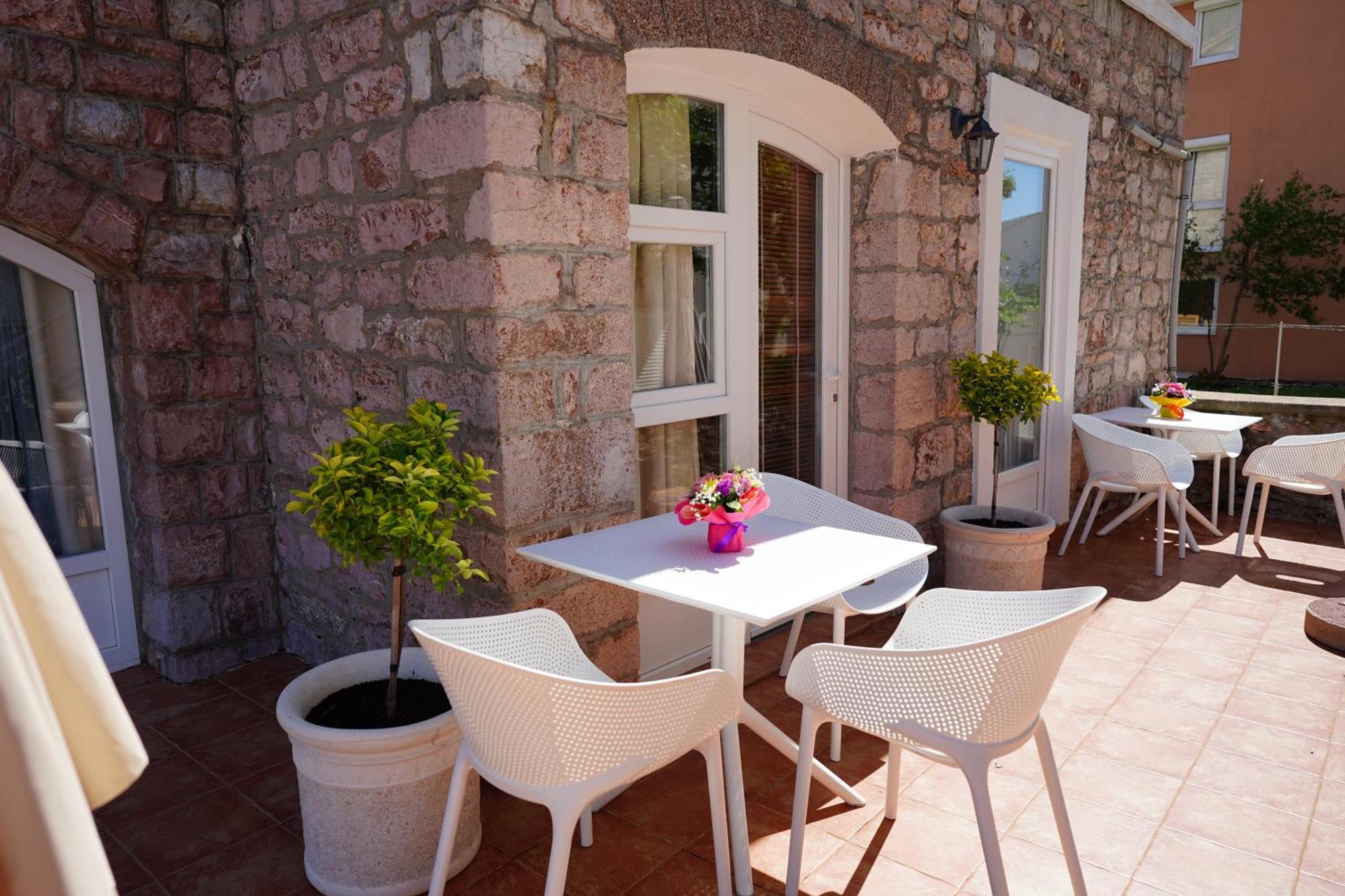 Apartments Pavlovic Petrovac Екстериор снимка