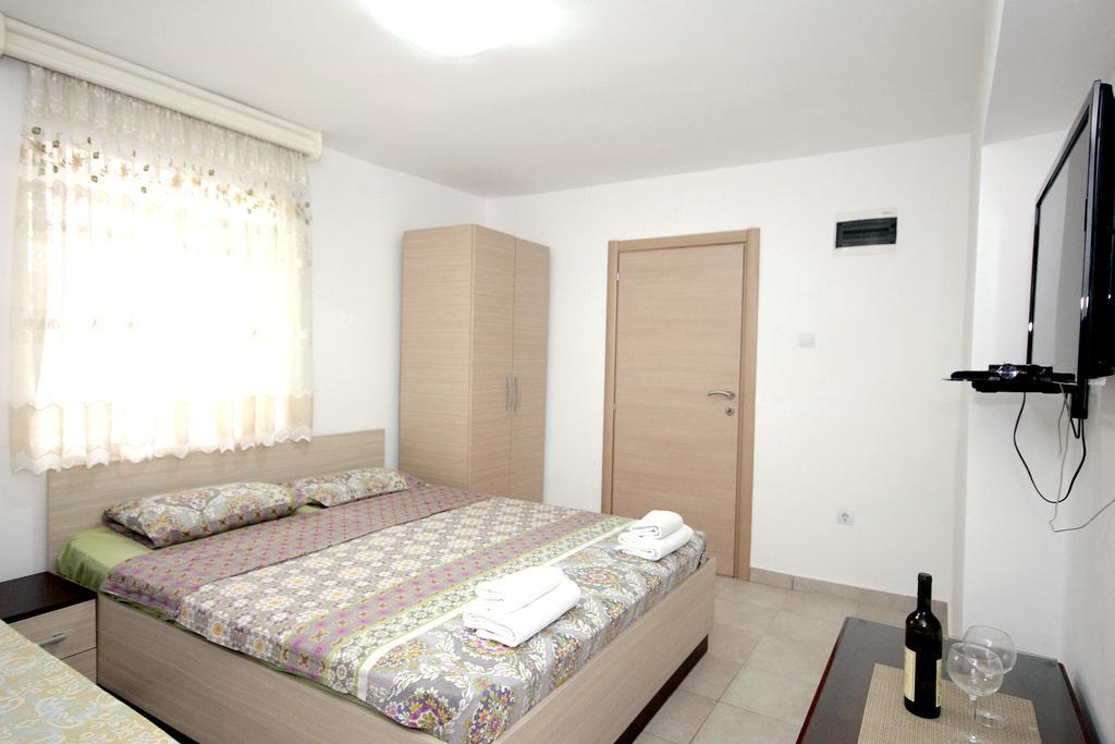 Apartments Pavlovic Petrovac Екстериор снимка