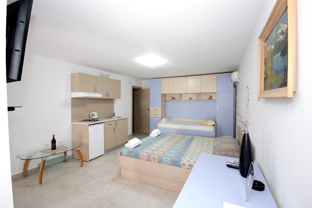 Apartments Pavlovic Petrovac Екстериор снимка